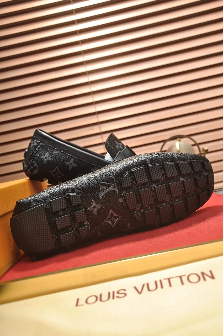 Men's men's shoes 💰420💶 [LV Doudou shoes] (water-dyed cowhide lining) new model is on the market, available on the official website. The new Doudou shoes are processed into single-color materials, and the uppers are made of imported cowhide material. The body of the shoe is fully hemmed with mark thread, and is lined with imported original cowhide leather. The elegant shoe shape is super suitable for all-matching, and the size is 38-44.